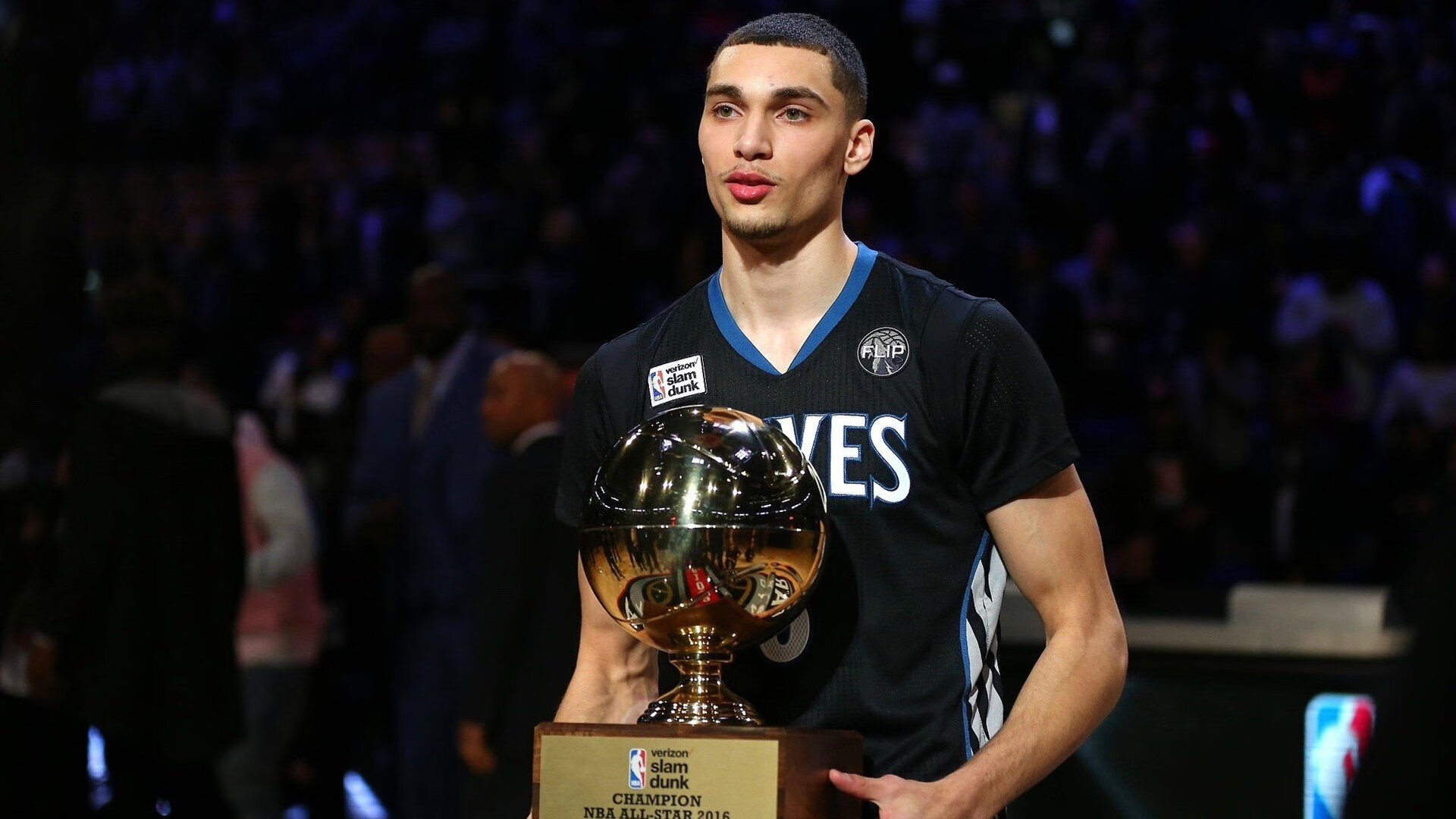 F1史上首次！争冠三人最终积分或打平，维斯塔潘需包揽剩余冠军！